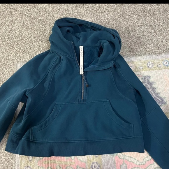 Lululemon scuba - Picture 1 of 5